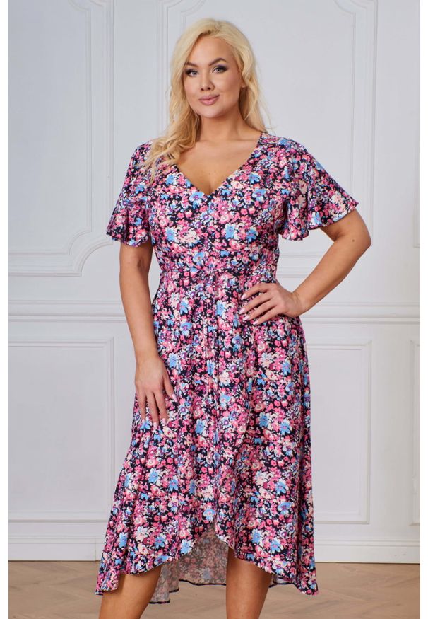 Moda Size Plus Iwanek - Asymetryczna sukienka Ariana w kwiaty PLUS SIZE XXL WIOSNA. Okazja: na imprezę, na spacer, na co dzień. Typ kołnierza: dekolt w serek, kołnierz z falbankami. Kolekcja: plus size. Materiał: materiał, poliester, tkanina, elastan, wiskoza. Wzór: kwiaty. Sezon: wiosna. Typ sukienki: dla puszystych, asymetryczne. Styl: casual