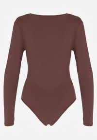 Renee - Brązowe Body z Marszczeniem i Metaliczną Ozdobą Feriana. Okazja: na co dzień. Kolor: brązowy. Materiał: jeans. Wzór: aplikacja. Styl: casual #2