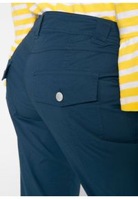bonprix - Spodnie bojówki 3/4 ze stretchem. Kolor: niebieski #2