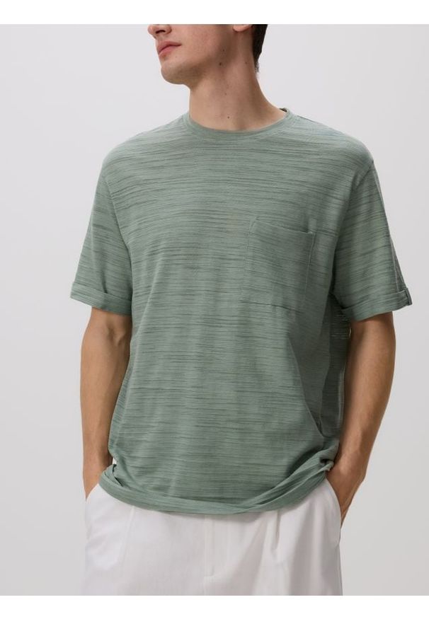 Reserved - T-shirt comfort z kieszonką - jasnozielony. Kolor: zielony. Materiał: bawełna, dzianina