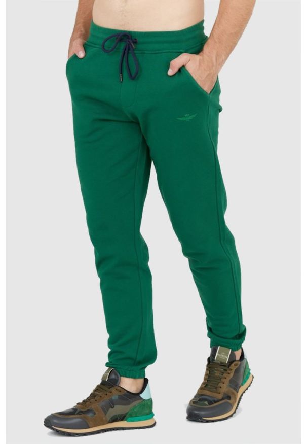 Aeronautica Militare - AERONAUTICA MILITARE Zielone spodnie męskie dresowe. Kolor: zielony. Materiał: bawełna