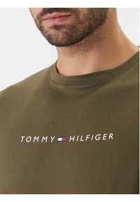 TOMMY HILFIGER - Tommy Hilfiger T-Shirt UM0UM03643 Khaki Regular Fit. Kolor: brązowy. Materiał: bawełna #5