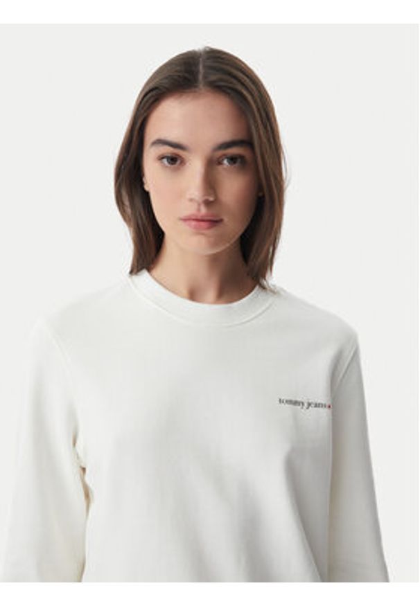 Tommy Jeans Bluza Ess Logo DW0DW22829 Biały Regular Fit. Kolor: biały. Materiał: bawełna
