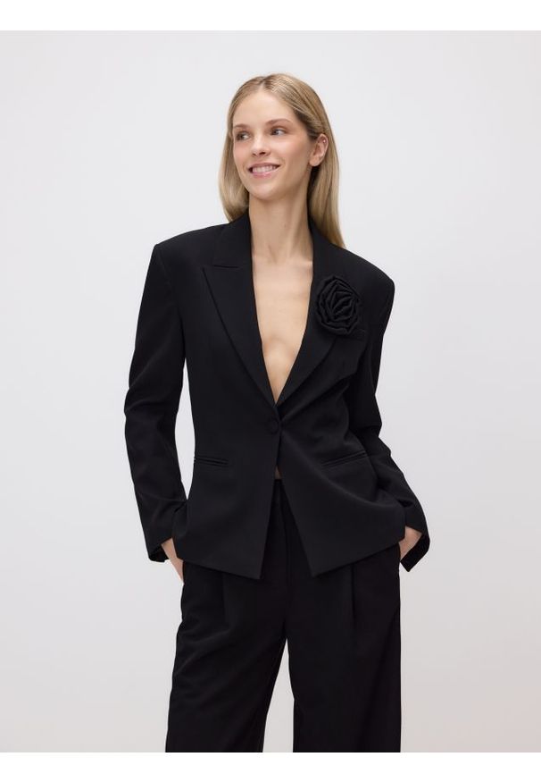 Reserved - Marynarka z broszką - czarny. Kolor: czarny. Materiał: tkanina, wiskoza