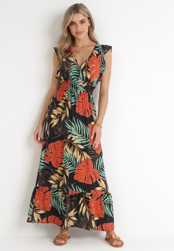 Born2be - Czarna Wiskozowa Sukienka Maxi z Kopertowym Dekoltem i Gumkami w Pasie Sirerria. Typ kołnierza: kołnierz z falbankami. Kolor: czarny. Materiał: wiskoza. Typ sukienki: kopertowe. Długość: maxi