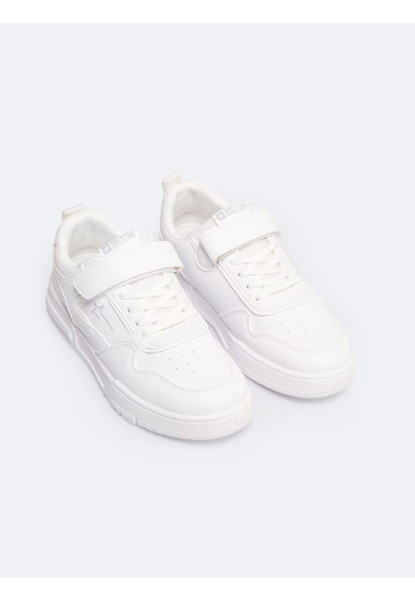Big-Star - Sneakersy damskie białe RR374049 101. Okazja: na co dzień. Kolor: biały. Materiał: materiał. Sport: turystyka piesza