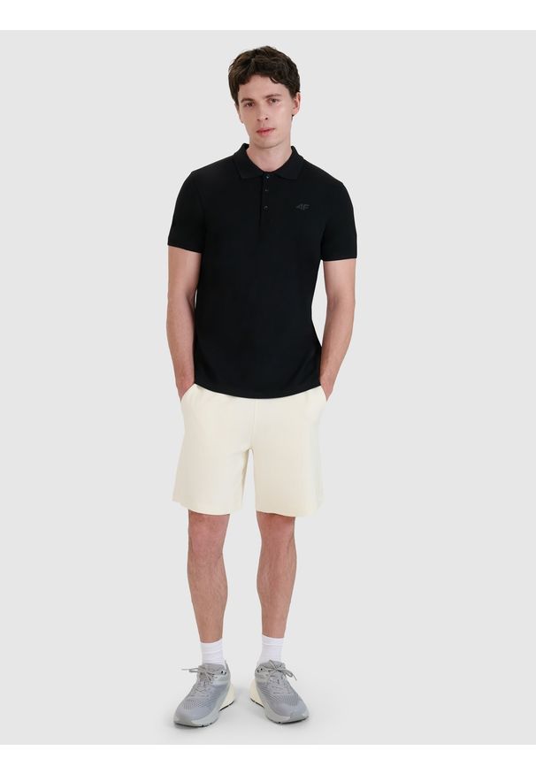 4f - 4F Koszulka polo regular męska - czarna L. Okazja: na co dzień. Typ kołnierza: polo. Kolor: czarny. Materiał: jersey, dzianina, bawełna. Wzór: ze splotem, gładki. Styl: casual, sportowy, klasyczny