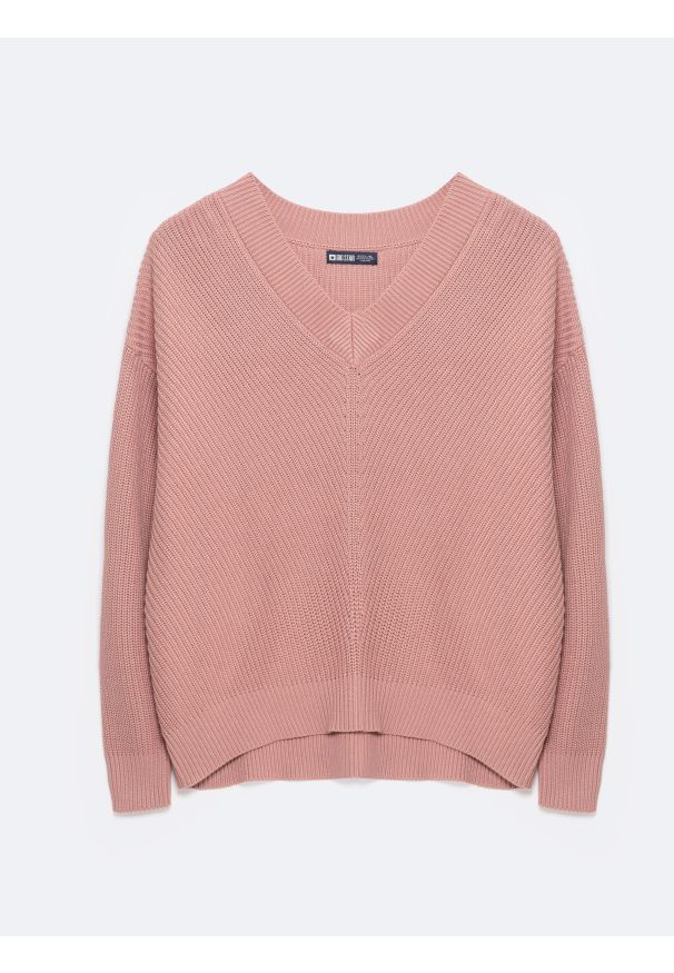 Big-Star - Sweter damski z wiskozy z dekoltem v-neck różowy Cyntiana 600. Okazja: na co dzień, na spotkanie biznesowe. Typ kołnierza: dekolt w kształcie V. Kolor: różowy. Materiał: wiskoza. Styl: biznesowy, elegancki, casual