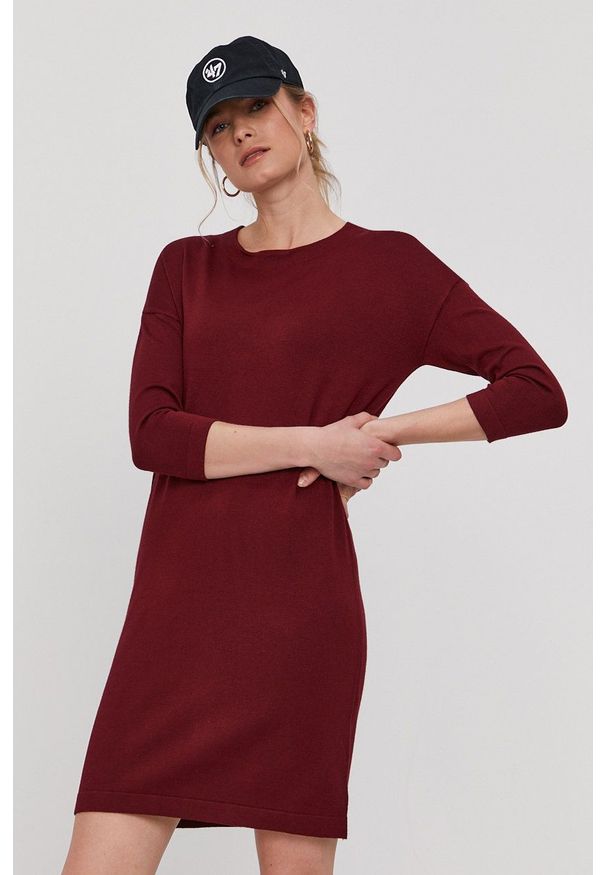 Vero Moda - Sukienka. Okazja: na co dzień. Kolor: czerwony. Materiał: dzianina. Wzór: gładki. Typ sukienki: proste. Styl: casual