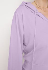 Born2be - Fioletowy 2-częściowy Komplet Dresowy Krótka Bluza z Kapturem Spodnie z Gumką w Pasie Faelle. Kolor: fioletowy. Materiał: dresówka #6