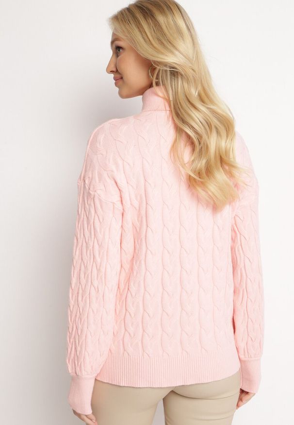 Born2be - Różowy Sweter z Golfem w Warkoczowy Splot ze Ściągaczami Maraiwai. Typ kołnierza: golf. Kolor: różowy. Wzór: ze splotem. Sezon: jesień
