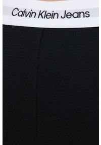 Calvin Klein Jeans szorty damskie kolor czarny gładkie high waist. Stan: podwyższony. Kolor: czarny. Materiał: materiał, dzianina, wiskoza. Wzór: gładki