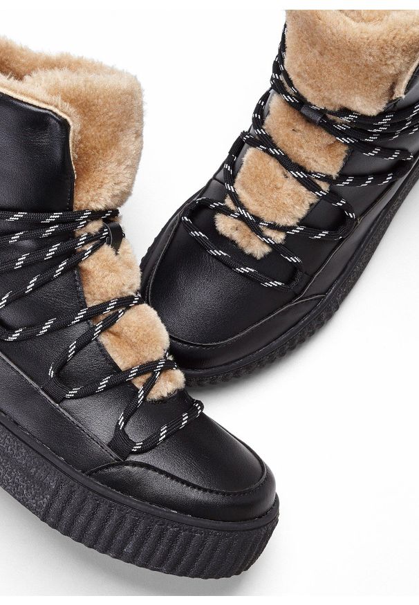 bonprix - Wysokie sneakersy na platformie. Kolor: czarny. Wzór: aplikacja. Obcas: na platformie