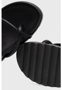 Chiara Ferragni sandały damskie kolor czarny. Zapięcie: klamry. Kolor: czarny. Materiał: materiał, guma. Wzór: gładki #2