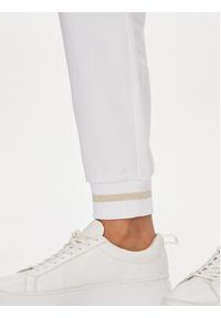 EA7 Emporio Armani Spodnie dresowe 8NTP67 TJTXZ 1100 Biały Regular Fit. Kolor: biały. Materiał: bawełna #2