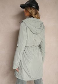 Renee - Jasnoniebieska Kurtka Parka z Odpinanym Kapturem i Troczkiem w Talii Labiana. Kolor: zielony. Materiał: tkanina #5