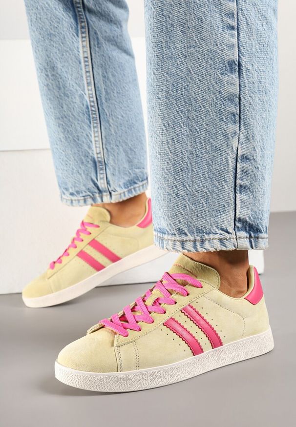Born2be - Żółte Zamszowe Sneakersy Tenisówki ze Skórzaną Wkładką i Paskami Ciarilira. Okazja: na co dzień. Zapięcie: pasek. Kolor: żółty. Materiał: zamsz, skóra