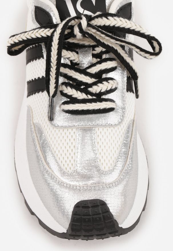 Born2be - Biało-Srebrne Sznurowane Sneakersy Vices na Grubej Podeszwie z Metaliczną Wstawką Nelenia. Okazja: na spacer, na co dzień. Kolor: biały. Materiał: jeans. Sport: turystyka piesza