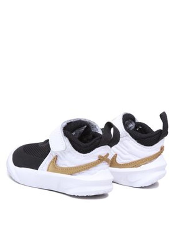 Nike Sneakersy Team Hustle D 10 (Td) CW6737 002 Czarny. Kolor: czarny. Materiał: materiał