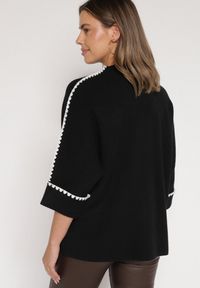 Born2be - Czarny Sweter z Kontrastową Lamówką Tuselle. Okazja: na spotkanie biznesowe, do pracy. Kolor: czarny. Materiał: jeans. Styl: biznesowy #6