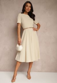 Renee - Beżowa Sukienka Rozkloszowana o Taliowanym Fasonie Telaswena. Okazja: na co dzień. Kolor: beżowy. Styl: elegancki, casual