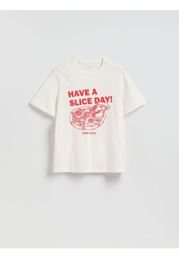 Reserved - Bawełniany t-shirt z nadrukiem - złamana biel. Materiał: bawełna. Wzór: nadruk