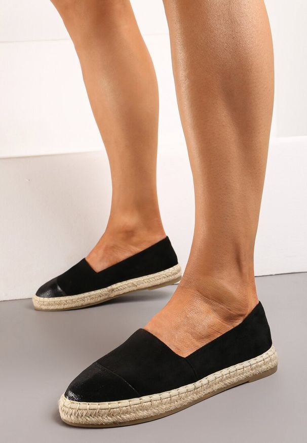 Renee - Czarne Płaskie Espadryle z Plecioną Podeszwą Geritellia. Kolor: czarny. Materiał: jeans, len, jedwab. Sezon: lato. Obcas: na płaskiej podeszwie. Styl: elegancki