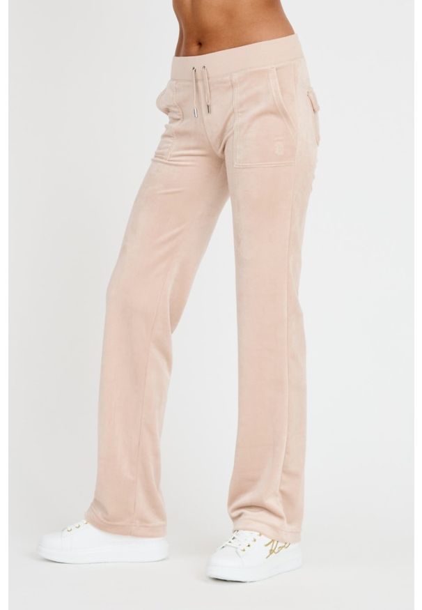 Juicy Couture - JUICY COUTURE Beżowe spodnie Del Ray Pocket. Kolor: beżowy. Materiał: dresówka