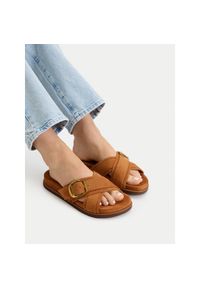 Klapki Guess Jeans. Kolor: brązowy #1