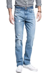 Wrangler - WRANGLER SPODNIE MĘSKIE GREENSBORO FADED BLUE W15QY1306