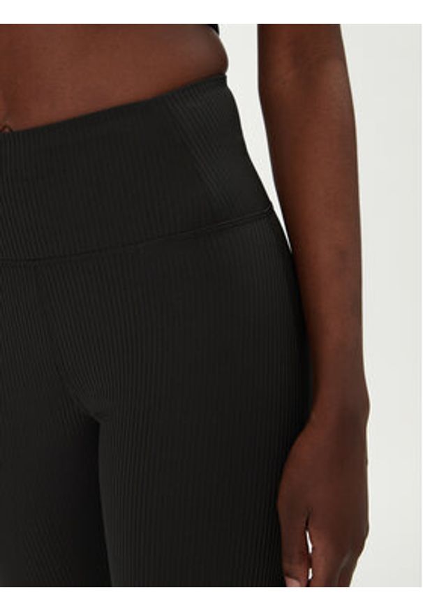 GIRLFRIEND COLLECTIVE - Girlfriend Collective Legginsy Rib Flare 4038RIB Czarny Slim Fit. Kolor: czarny. Materiał: syntetyk
