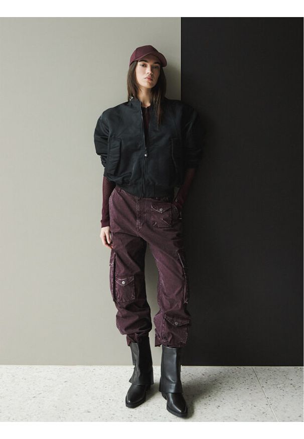 G-Star RAW - G-Star Raw Spodnie materiałowe Cargo 3D D27025-D388 Fioletowy Boyfriend Fit. Kolor: fioletowy. Materiał: bawełna