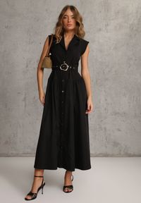 Renee - Czarna Sukienka Koszulowa Bez Rękawów z Paskiem i Metaliczną Klamrą Thespiphia. Okazja: na co dzień. Typ kołnierza: dekolt w kształcie V. Kolor: czarny. Długość rękawa: bez rękawów. Typ sukienki: koszulowe. Styl: casual #1