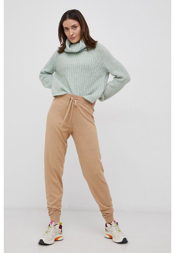 only - Only Sweter z domieszką wełny damski kolor turkusowy ciepły z golfem. Typ kołnierza: golf. Kolor: turkusowy. Materiał: wełna. Długość rękawa: raglanowy rękaw. Wzór: ze splotem