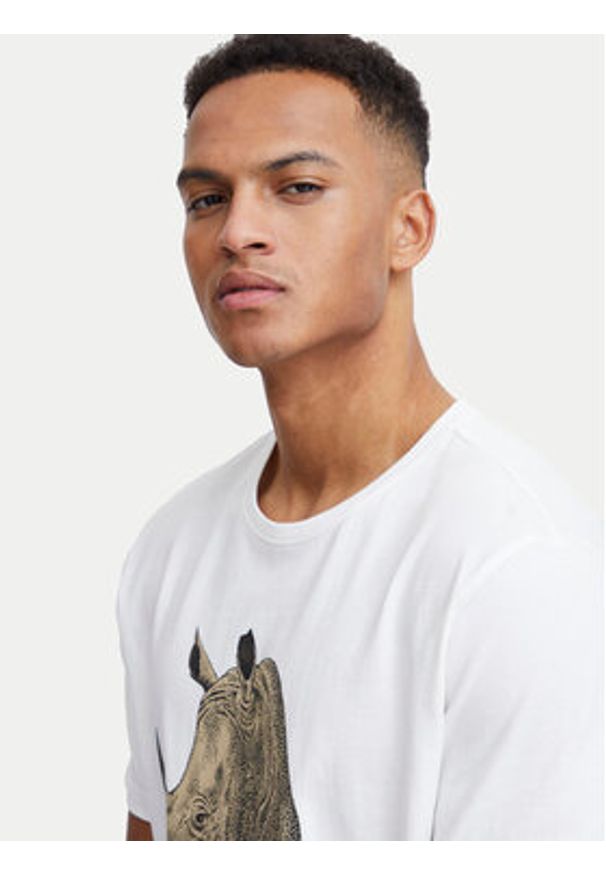 Blend T-Shirt 20717297 Biały Regular Fit. Kolor: biały. Materiał: bawełna