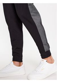 BOSS - Boss Spodnie dresowe Tracksuit Pants 50503052 Czarny Regular Fit. Kolor: czarny. Materiał: bawełna, syntetyk #3