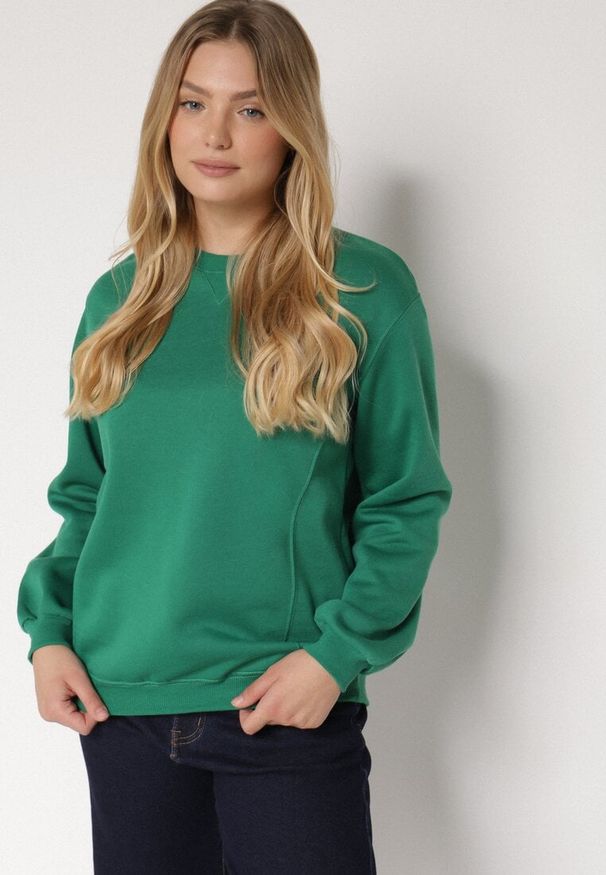 Born2be - Zielona Bluza z Bawełną Ozdobiona Przeszyciami Fezoria. Okazja: na co dzień. Kolor: zielony. Materiał: bawełna. Wzór: aplikacja. Styl: casual, klasyczny