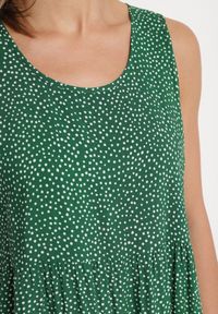 Born2be - Zielona Bawełniana Sukienka w Kropki z Falbanami Zerolia. Okazja: do pracy, na co dzień, na spotkanie biznesowe. Kolor: zielony. Materiał: bawełna. Wzór: kropki. Typ sukienki: proste. Styl: casual, klasyczny, biznesowy #2