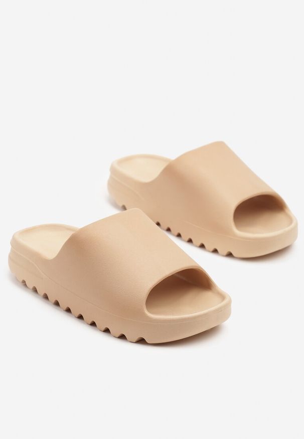 Renee - Beżowe Basicowe Klapki Elliessa. Okazja: na co dzień. Kolor: beżowy. Obcas: na obcasie. Styl: casual. Wysokość obcasa: niski