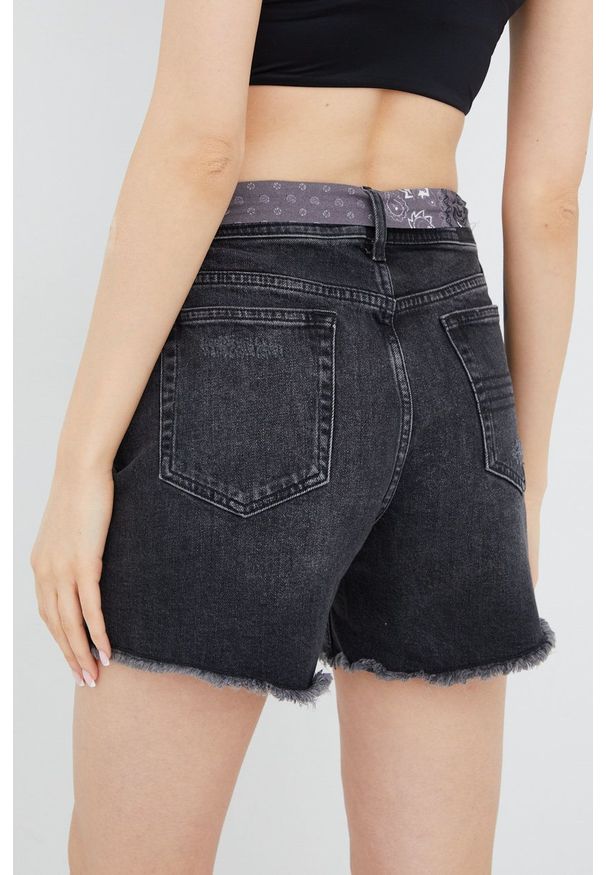 Superdry szorty jeansowe damskie kolor szary gładkie medium waist. Kolor: szary. Materiał: jeans. Wzór: gładki
