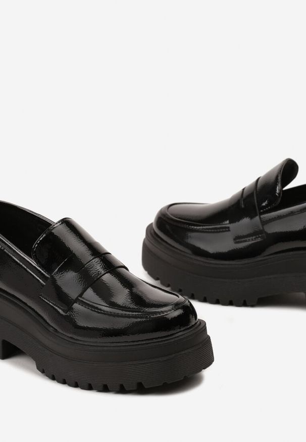 Born2be - Czarne Mokasyny Lakierowane w Stylu Chunky na Grubej Podeszwie Usaitia. Okazja: na co dzień. Kolor: czarny. Materiał: lakier. Styl: klasyczny, elegancki, casual