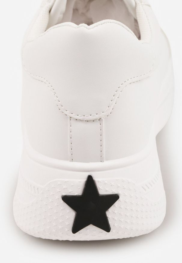 Born2be - Białe Sneakersy VICES z Metaliczną Wstawką Perforacją i Gwiazdą Edanatia. Okazja: na co dzień. Kolor: biały. Materiał: jeans. Wzór: aplikacja