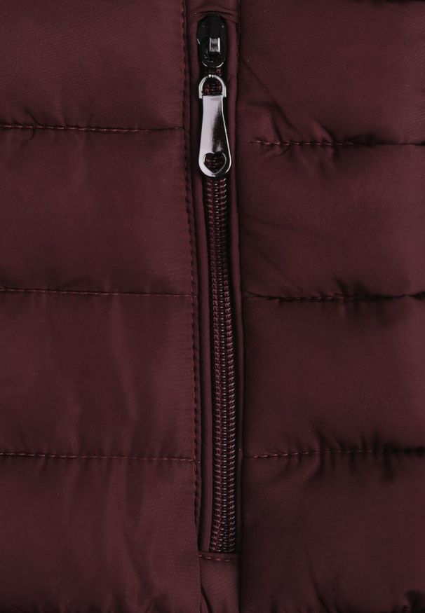 Born2be - Bordowa Pikowana Kurtka z Kapturem i Sznurkami Miviana. Okazja: na spacer. Typ kołnierza: kaptur. Kolor: czerwony. Materiał: jeans. Długość rękawa: długi rękaw. Długość: długie