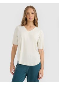 4f - 4F T-shirt oversize z modalem damski - beżowy S. Okazja: na co dzień. Kolor: beżowy. Styl: casual #1