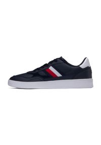 TOMMY HILFIGER - Buty Tommy Hilfiger Court Cupsole Retro Lth Stripes M FM0FM04828 DW5 niebieskie. Zapięcie: sznurówki. Kolor: niebieski. Materiał: guma, skóra, tkanina #1