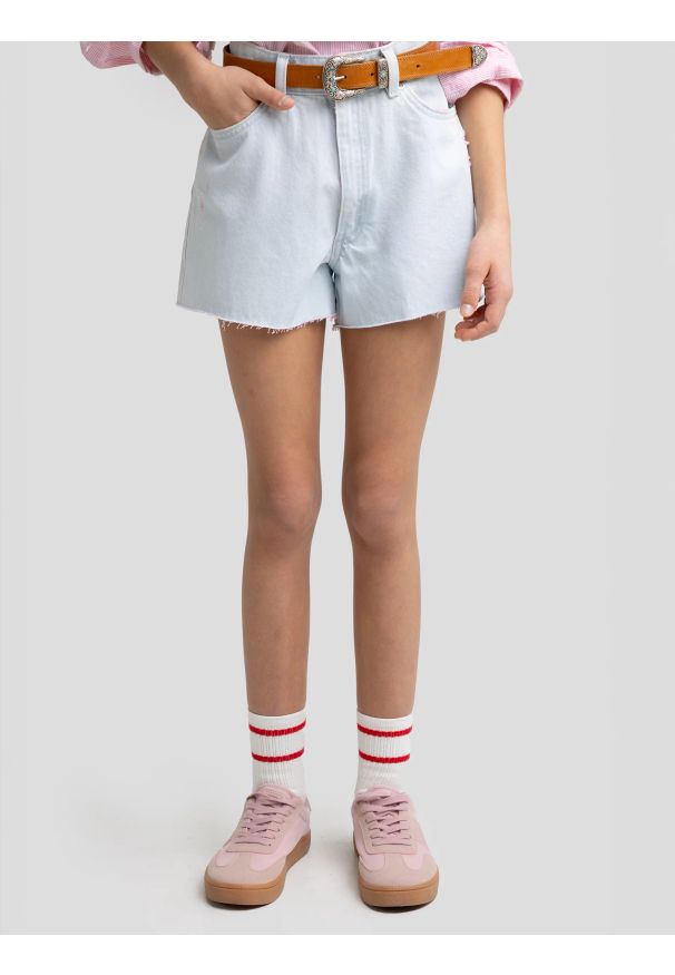 Big-Star - Szorty dziewczęce jeansowe luźne jasnoniebieskie Sally 142. Okazja: na co dzień. Stan: podwyższony. Kolor: niebieski. Materiał: jeans. Sezon: lato. Styl: casual, klasyczny