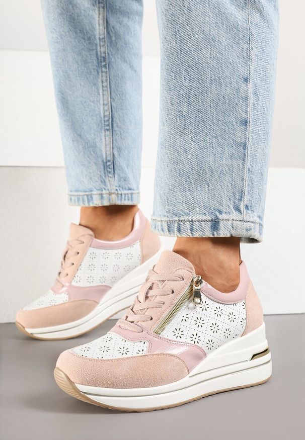 Renee - Różowe Sneakersy z Ażurową Perforacją Suwakiem i Ukrytym Koturnem Pelaria. Nosek buta: okrągły. Zapięcie: sznurówki. Kolor: różowy. Materiał: materiał. Wzór: ażurowy. Obcas: na koturnie. Wysokość obcasa: średni