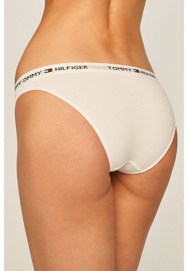 TOMMY HILFIGER - Tommy Hilfiger - Figi. Kolor: biały