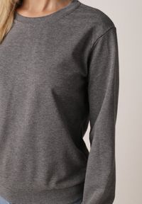 Born2be - Ciemnoszara Bluza z Bawełną Ozdobiona Ściągaczami Hilani. Okazja: na spacer, na co dzień. Kolor: szary. Materiał: bawełna. Wzór: aplikacja. Styl: casual, elegancki, klasyczny #5