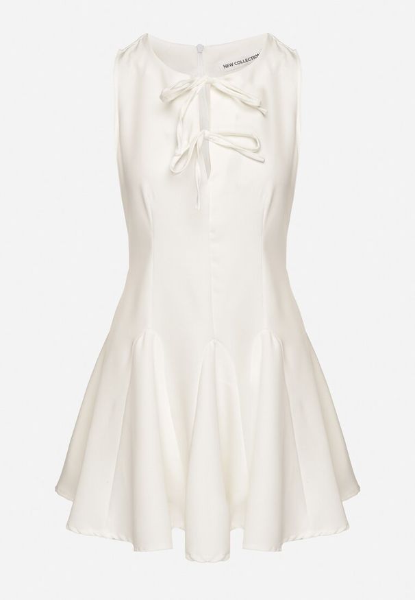 Born2be - Biała Rozkloszowana Sukienka Bez Rękawów z Ozdobnymi Wiązaniami Avelkio. Okazja: na spacer, na co dzień. Kolor: biały. Długość rękawa: bez rękawów. Typ sukienki: rozkloszowane. Styl: casual, elegancki